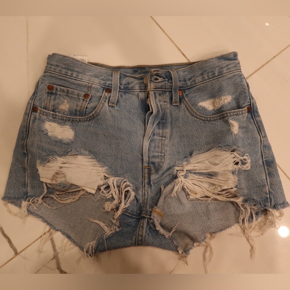 501 levi shorts | size 26